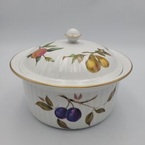 Royal Worcester Lidded Round Casserole 3 Quart Evesham w/Gold 1961 England